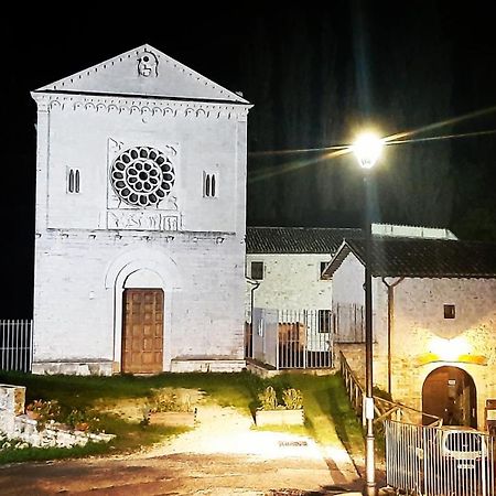 B&B Dell'Osteria Сант'Анатолия-ди-Нарко Экстерьер фото