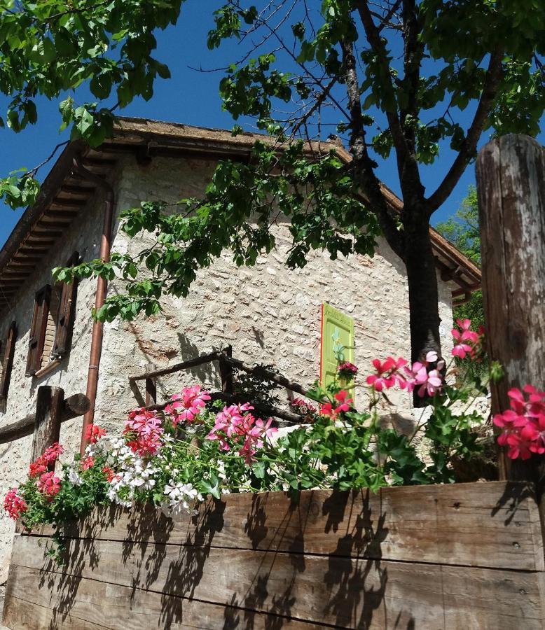 B&B Dell'Osteria Сант'Анатолия-ди-Нарко Экстерьер фото