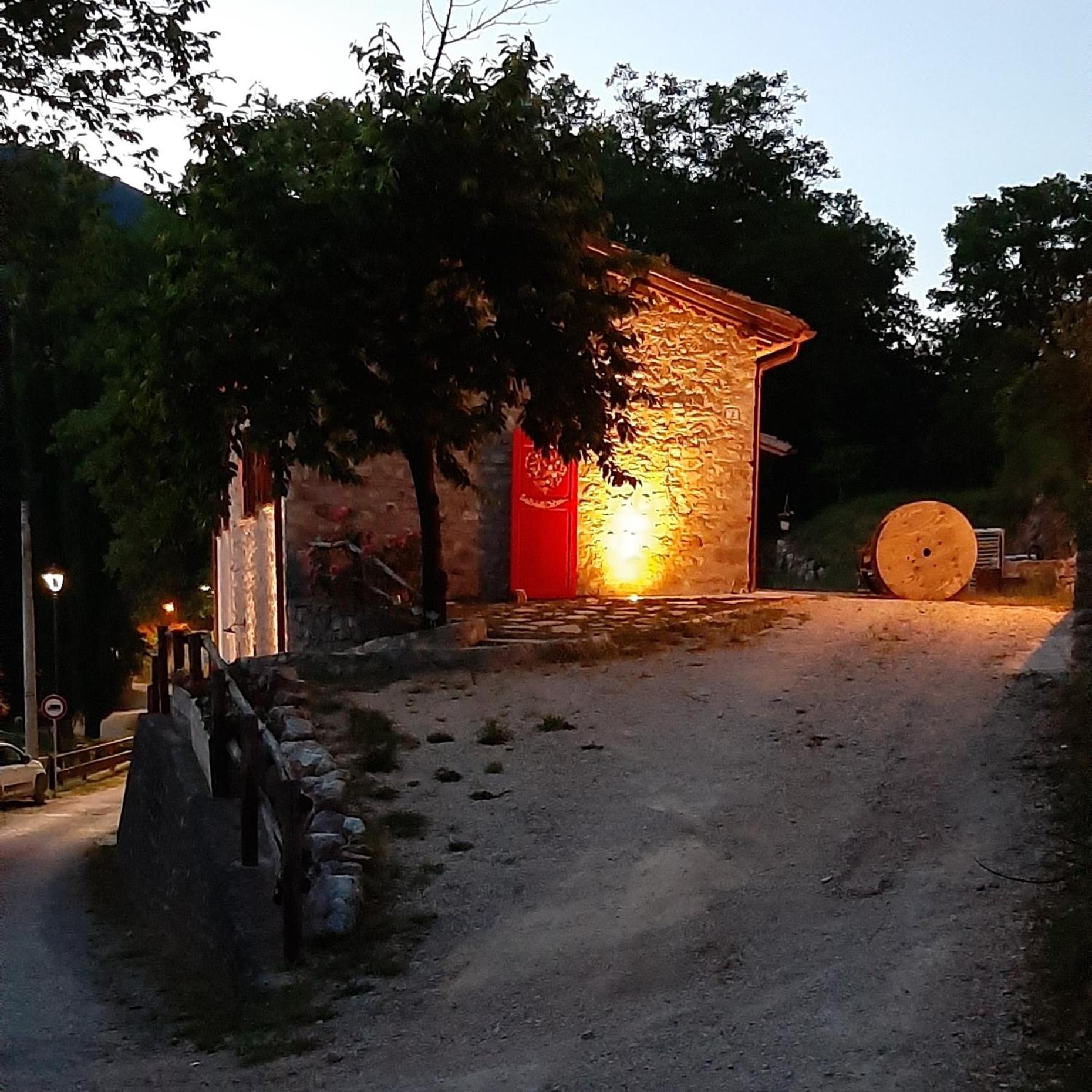 B&B Dell'Osteria Сант'Анатолия-ди-Нарко Экстерьер фото